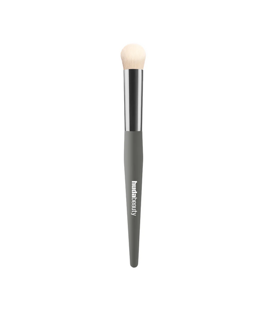 Huda Beauty Under Eye Buff Brush